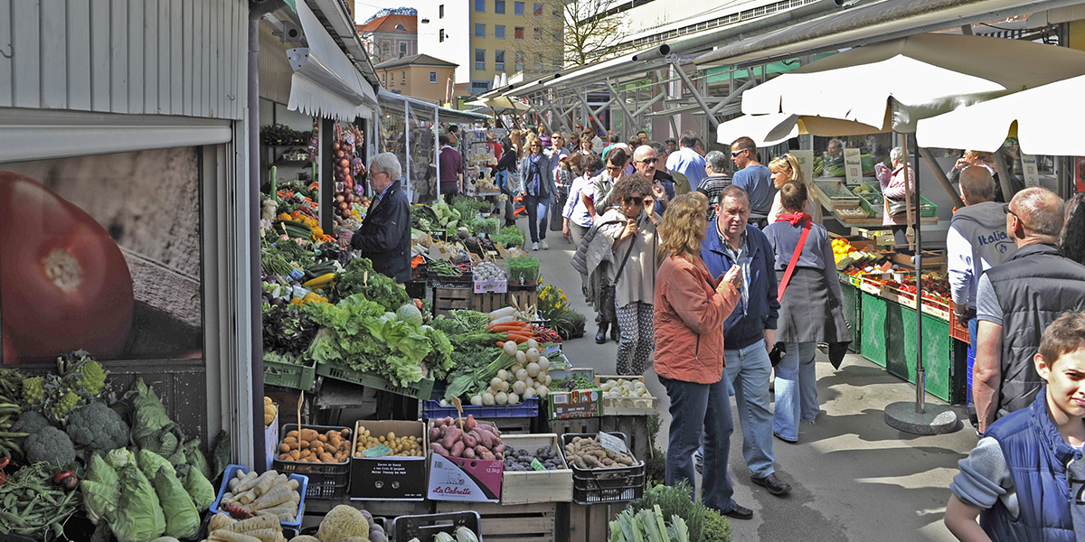Standgrößen Überschreitung Augsburger Marktbeschicker Standbetreiber Stadtmarkt Augsburg Gemüsegasse PRO AUGSBURG Antrag_Foto Andreas Zilse